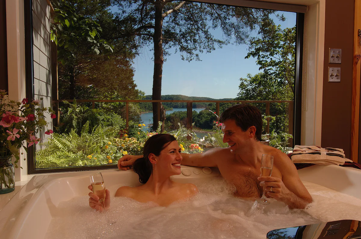 Arkansas Hotels with Jacuzzi in Room